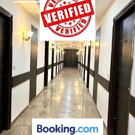 Hotel Jb Residency !! Luxurious & Royal Balcony Rooms !! Large Rooms Zirakpur Exteriör bild