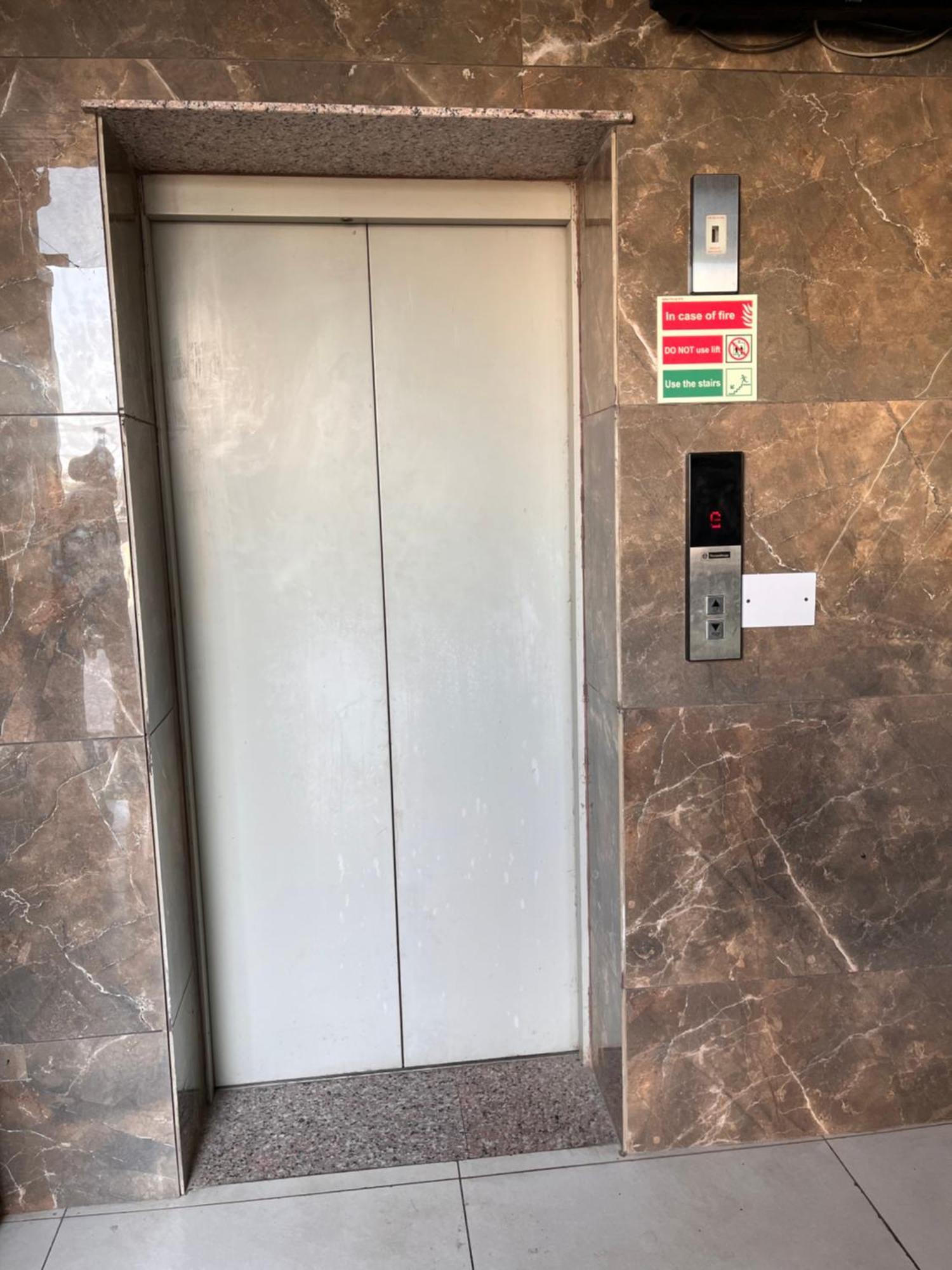 Hotel Jb Residency !! Luxurious & Royal Balcony Rooms !! Large Rooms Zirakpur Exteriör bild